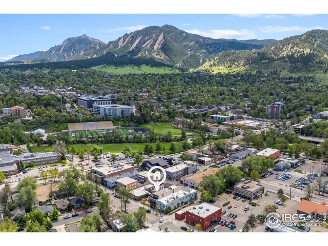 a view of a house with a outdoor space