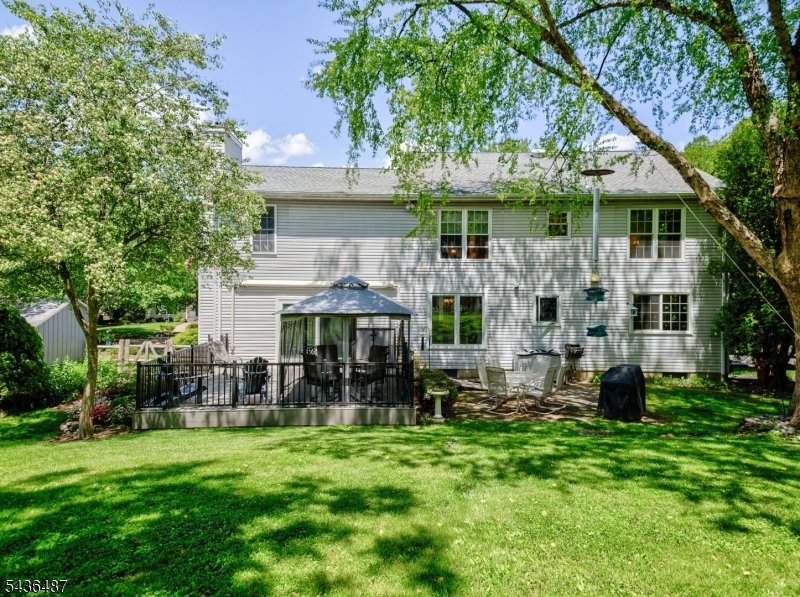9 Chestnut Place Lebanon, NJ 08833 - Photo 2 of 43