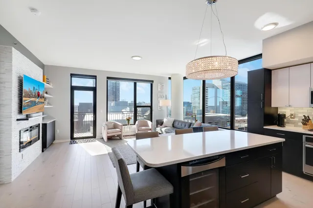 $545,000 | 740 Portland Avenue, Unit 907, Minneapolis, MN 55415