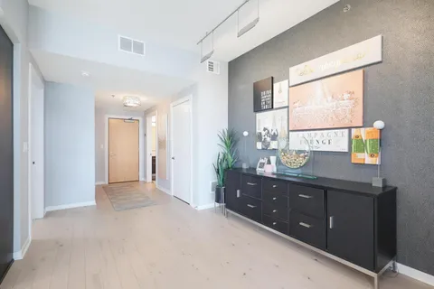 $545,000 | 740 Portland Avenue, Unit 907, Minneapolis, MN 55415