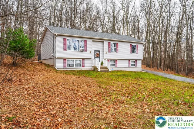 $315,000 | 275 Estate Drive, East Stroudsburg, PA 18302