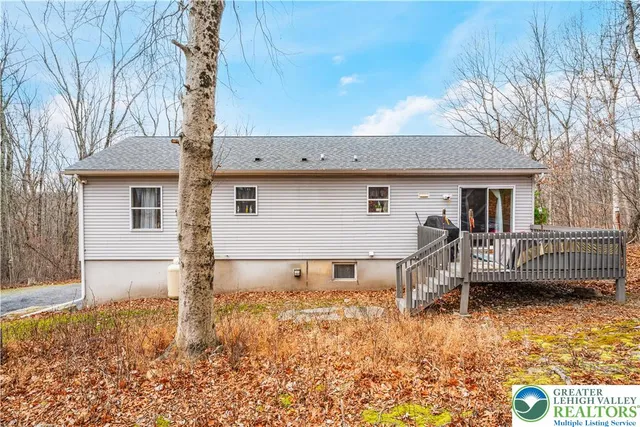 $315,000 | 275 Estate Drive, East Stroudsburg, PA 18302