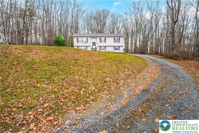 $315,000 | 275 Estate Drive, East Stroudsburg, PA 18302
