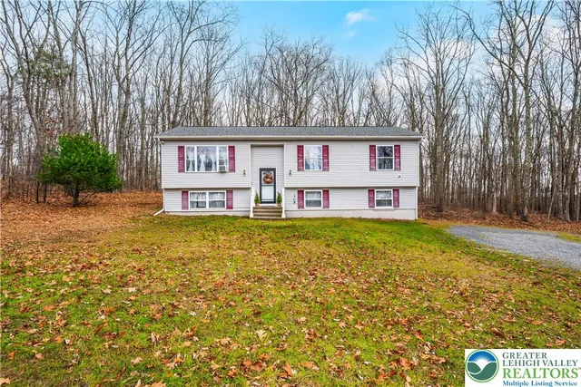 $315,000 | 275 Estate Drive, East Stroudsburg, PA 18302