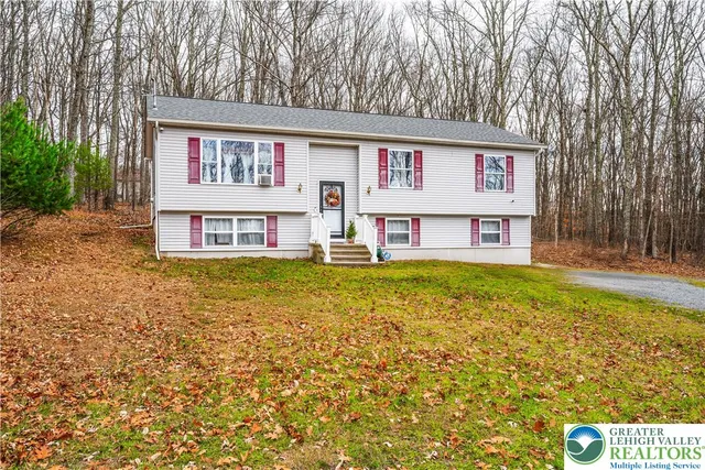 $315,000 | 275 Estate Drive, East Stroudsburg, PA 18302