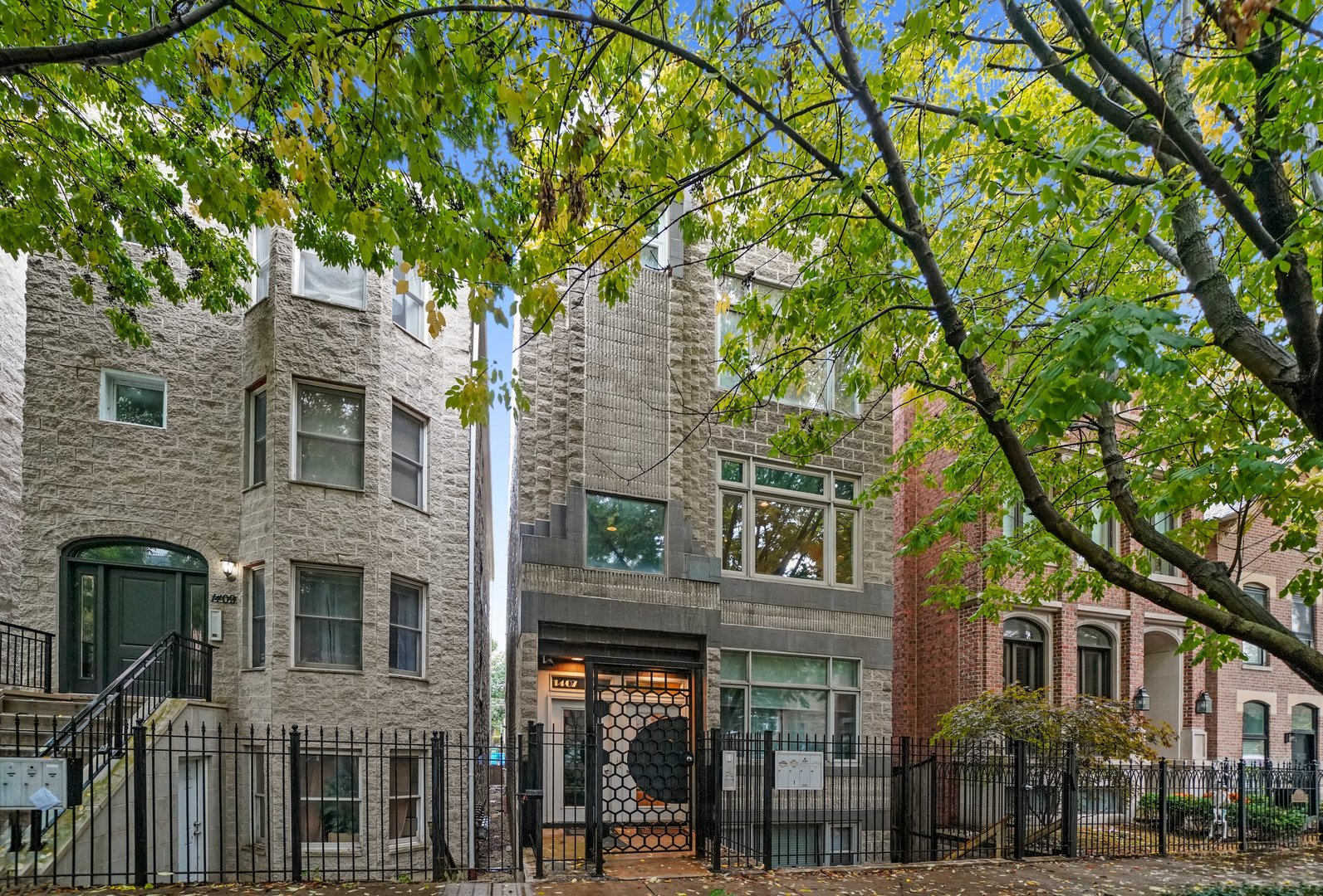 1407 North Mohawk Street, Unit 3 Chicago, IL 60610 - Photo 1 of 19 front view of a building