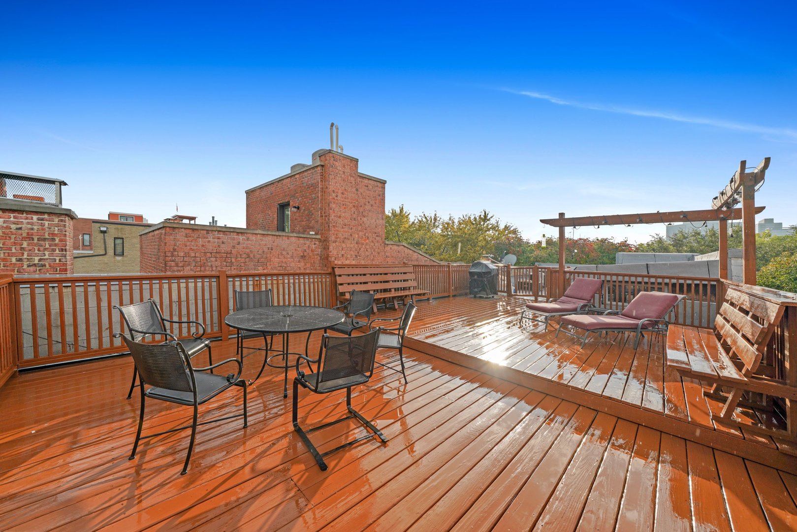 1407 North Mohawk Street, Unit 3 Chicago, IL 60610 - Photo 16 of 19 a view of a balcony with chairs
