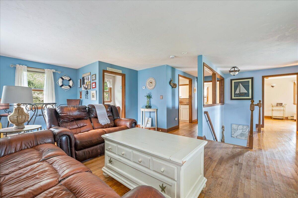20 Brady Road Sagamore Beach, MA 02562 - Photo 11 of 39 Living Room