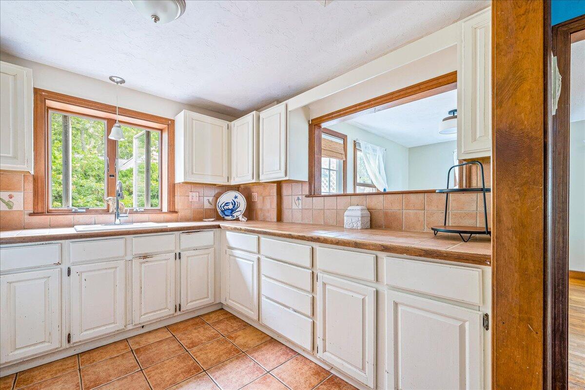 20 Brady Road Sagamore Beach, MA 02562 - Photo 14 of 39 Kitchen