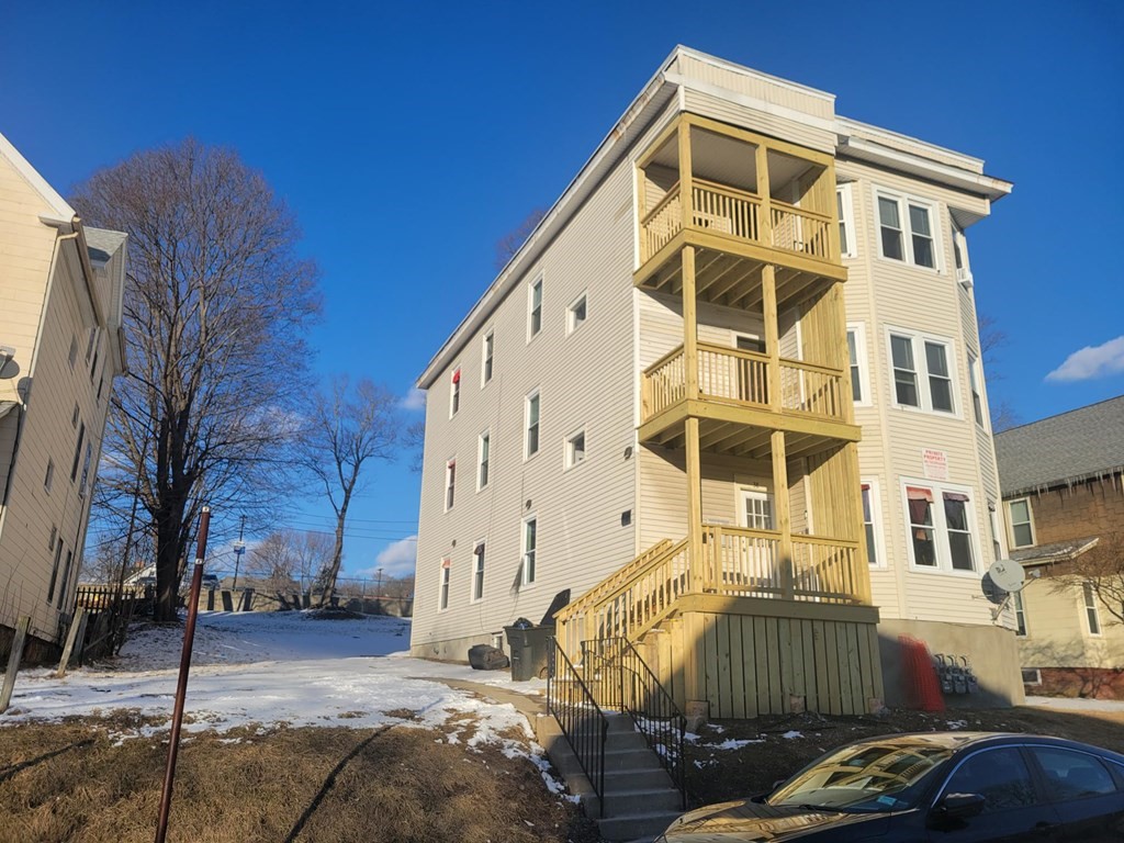 38 Duxbury Road Worcester, MA 01605 - Photo 1 of 24 Gallery Image 1