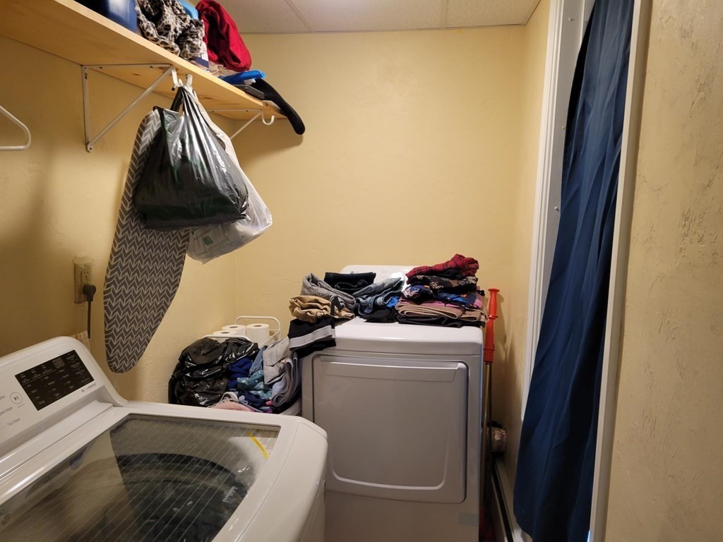 38 Duxbury Road Worcester, MA 01605 - Photo 6 of 24 Gallery Image 6