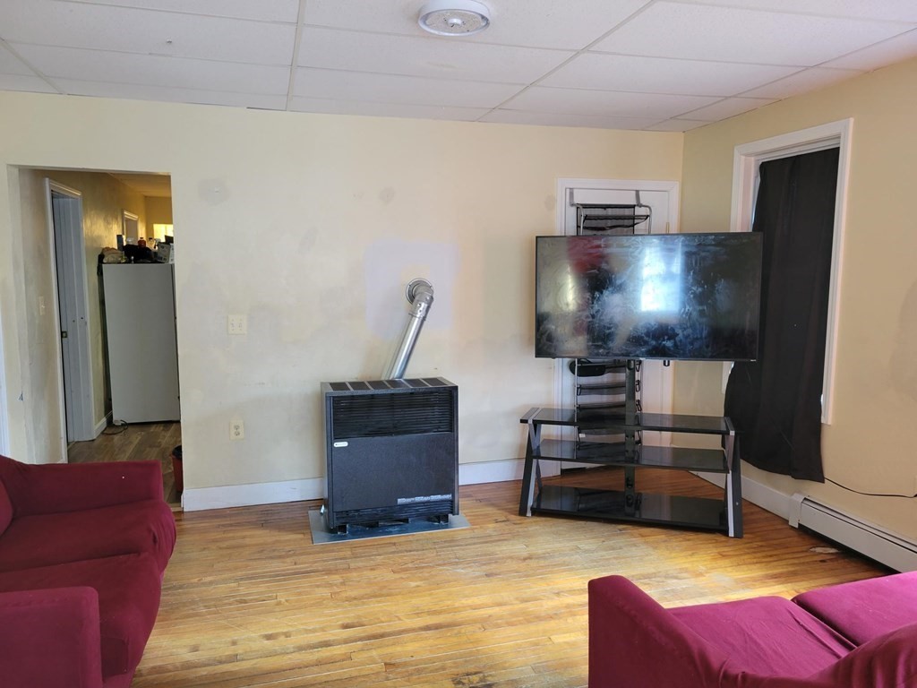 38 Duxbury Road Worcester, MA 01605 - Photo 8 of 24 Gallery Image 8