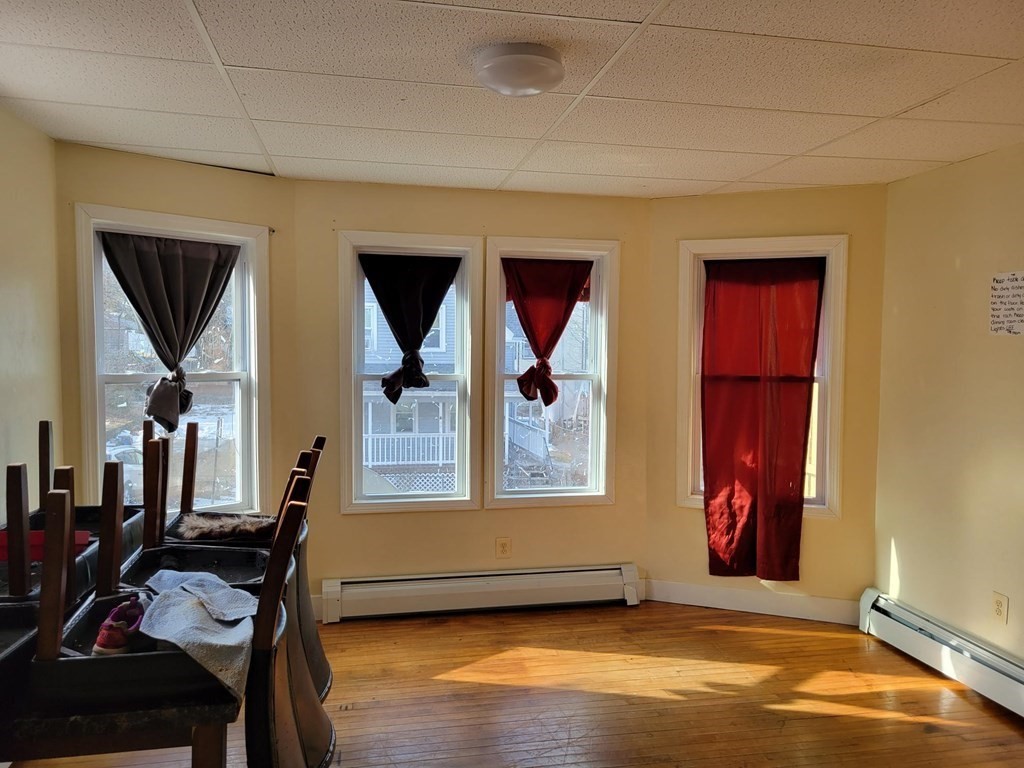 38 Duxbury Road Worcester, MA 01605 - Photo 9 of 24 Gallery Image 9