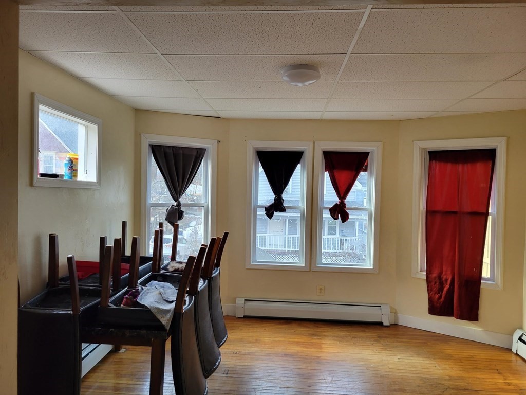 38 Duxbury Road Worcester, MA 01605 - Photo 10 of 24 Gallery Image 10