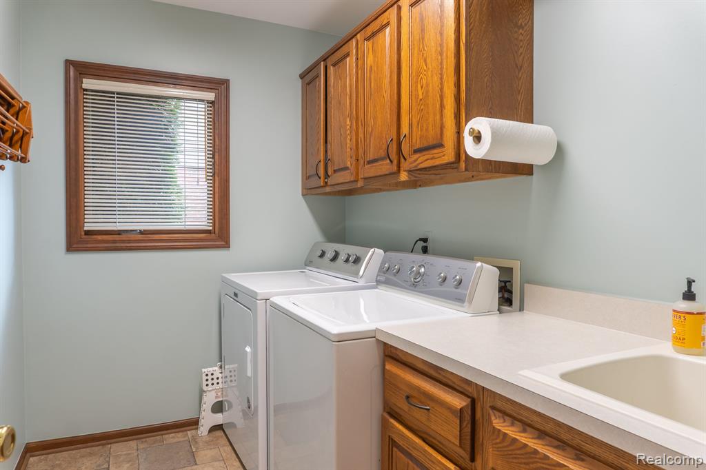1058 Bloomview Circle Rochester, MI 48307 - Photo 26 of 64