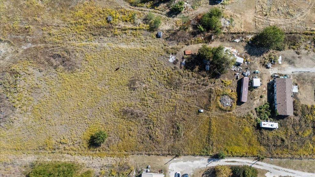6508 Sky Road Joshua, TX 76058 - Photo 4 of 15 a bathroom with a shower
