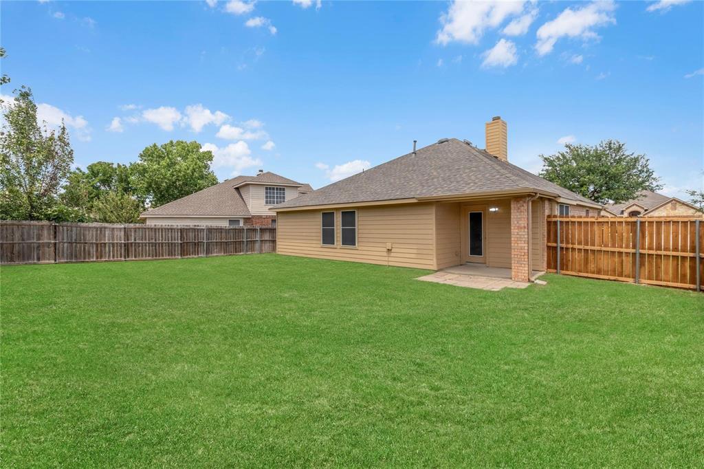 14045 Rodeo Daze Drive Fort Worth, TX 76052 - Photo 4 of 38