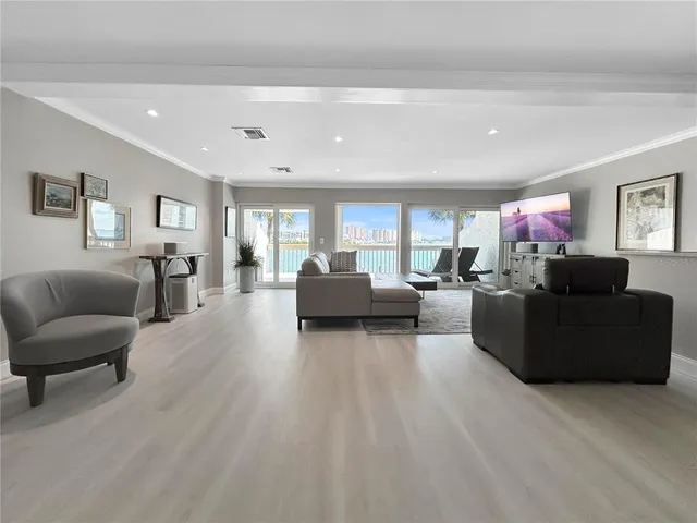 $1,449,000 | 152 Marina Del Rey Court, Clearwater Beach, FL 33767