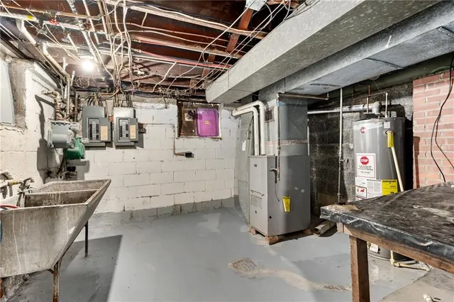 a view of utility room