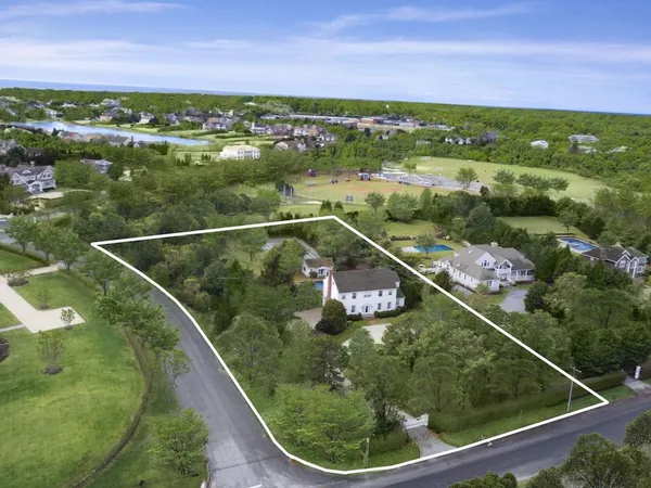 $4,995,000 | 131 Flying Point Road, Southampton, NY 11968