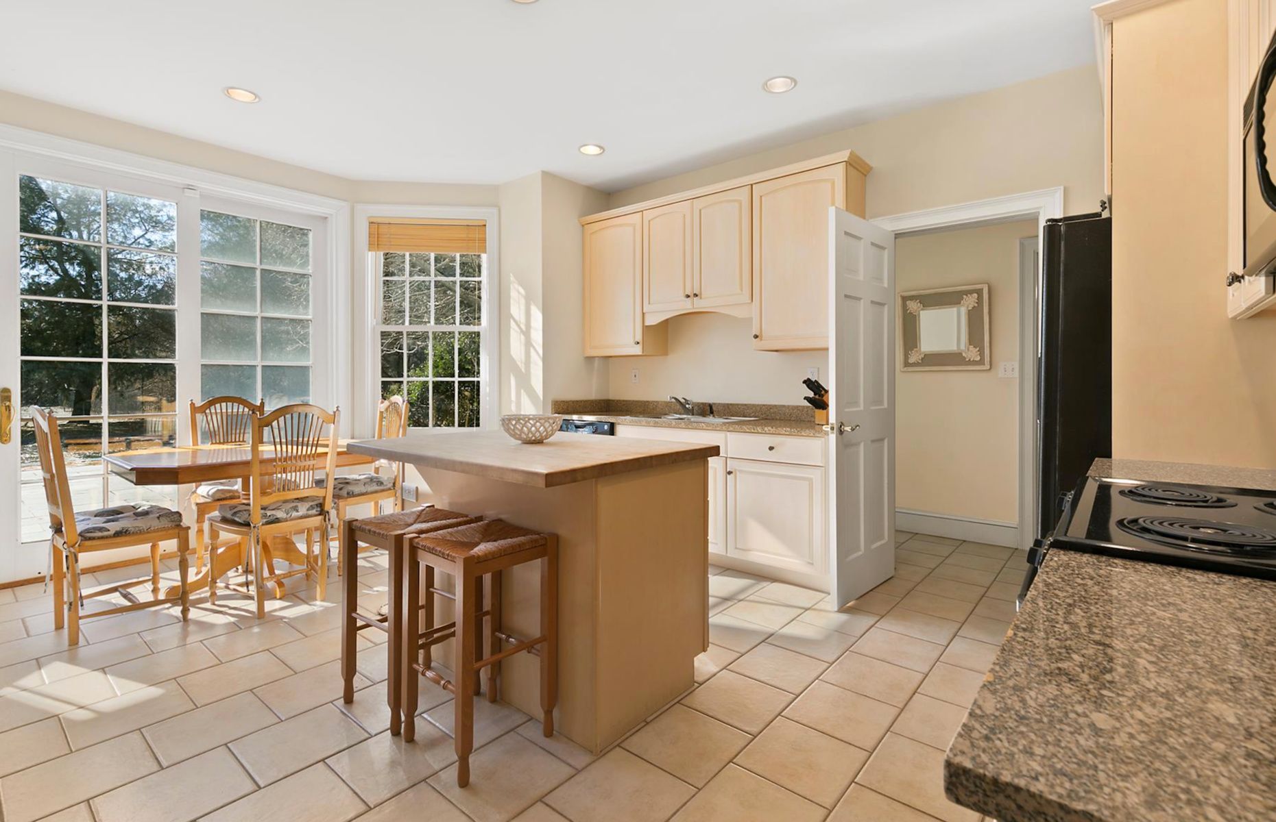 131 Flying Point Road Southampton, NY 11968 - Photo 4 of 9