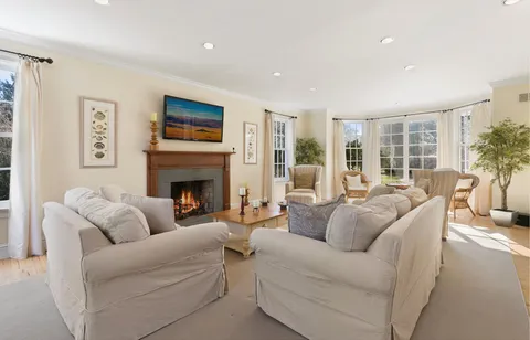 $4,995,000 | 131 Flying Point Road, Southampton, NY 11968