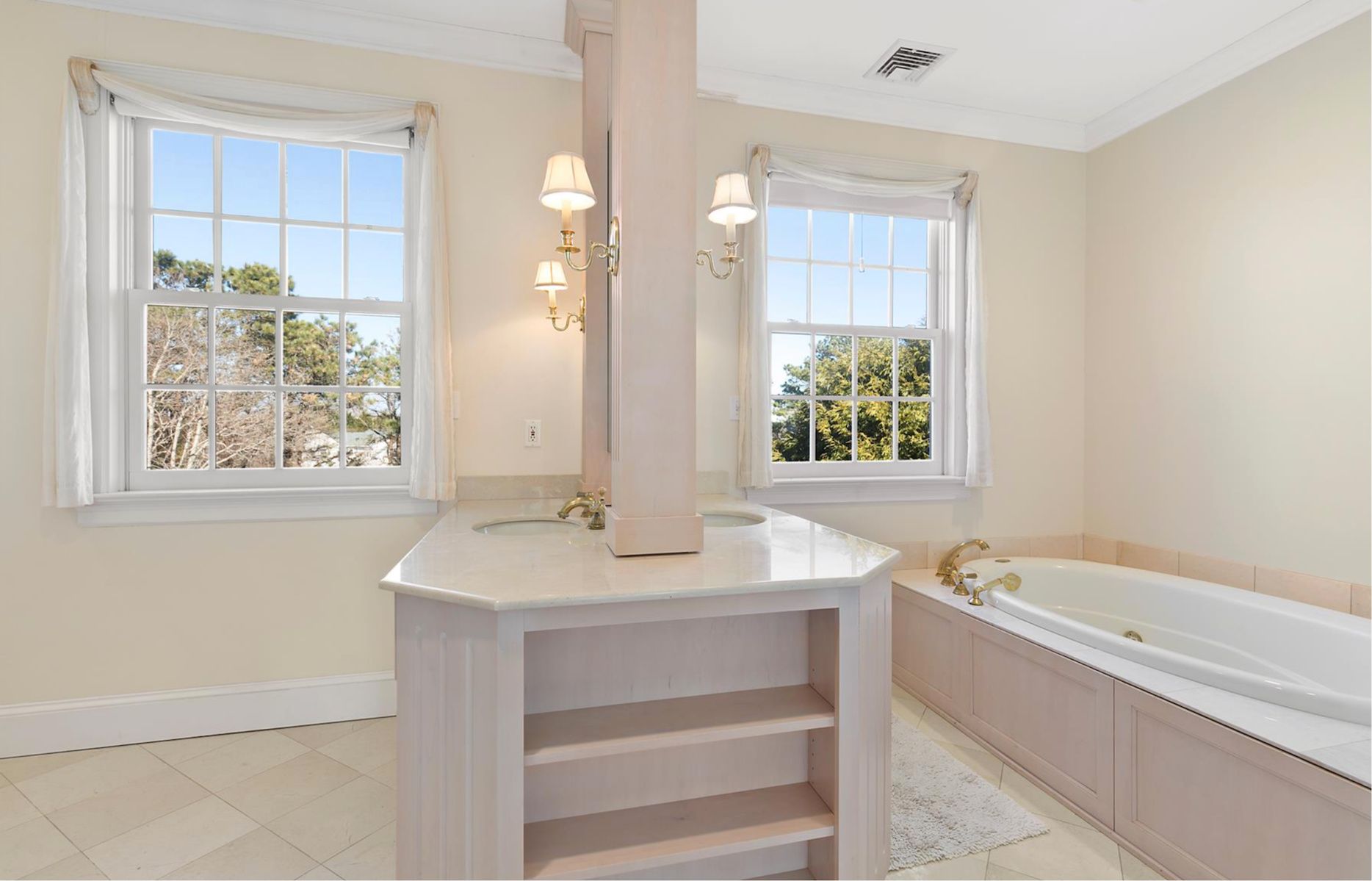 131 Flying Point Road Southampton, NY 11968 - Photo 8 of 9