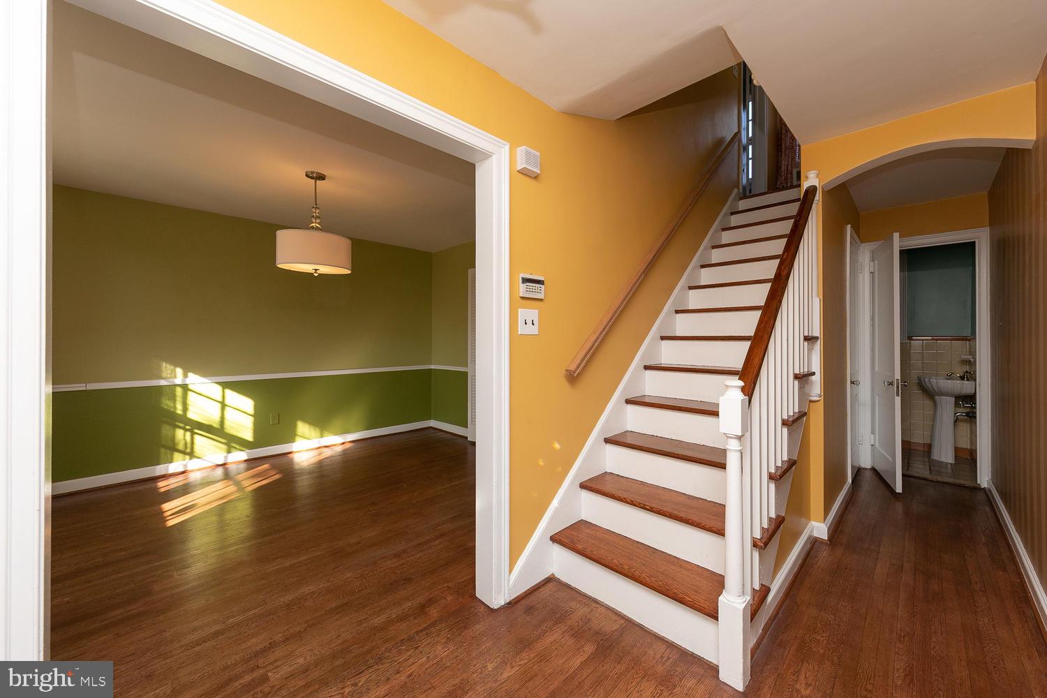 545 Ashmead Road Cheltenham, PA 19012 - Photo 3 of 42
