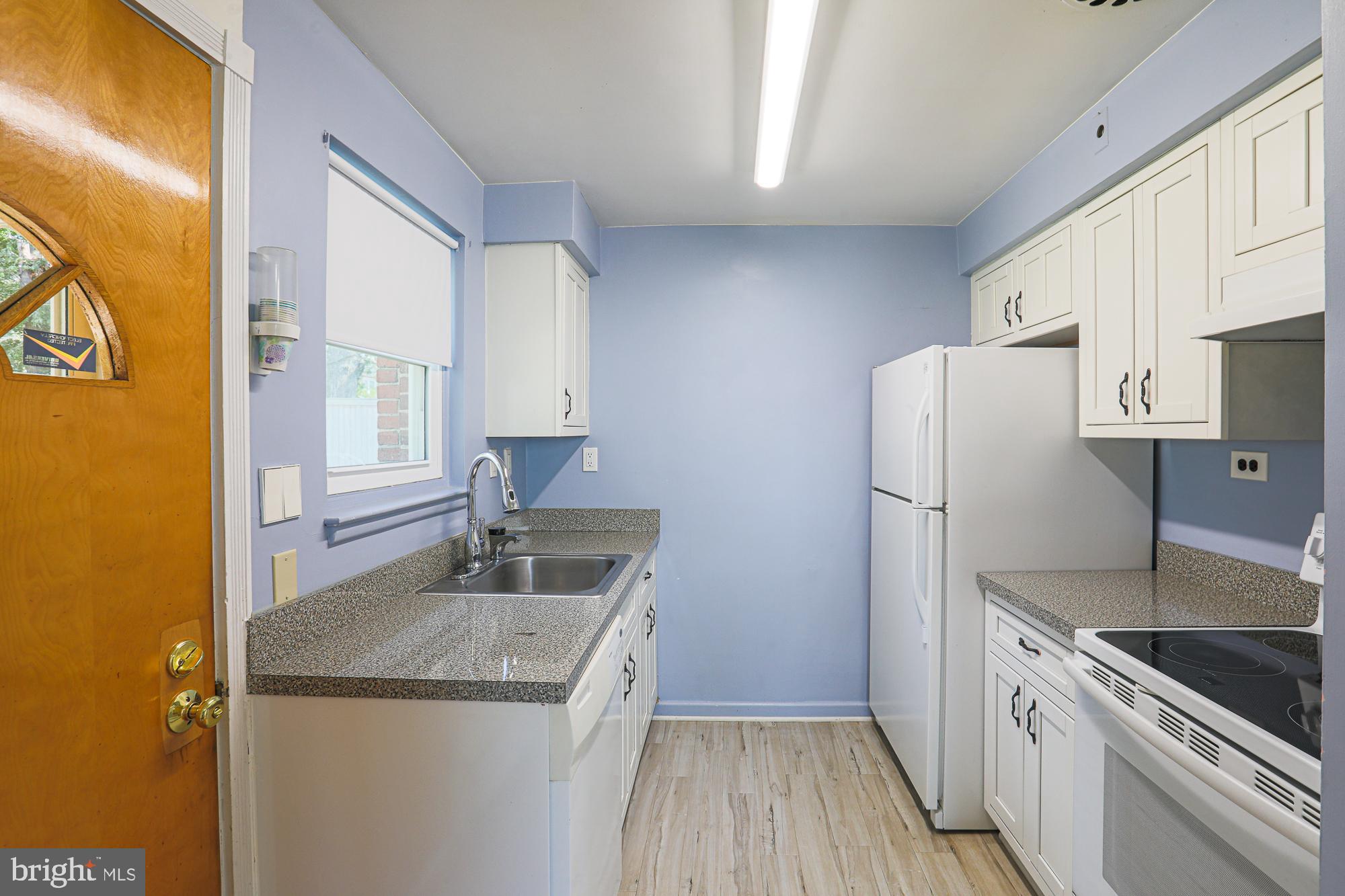 705 Cliffedge Road Pikesville, MD 21208 - Photo 8 of 24