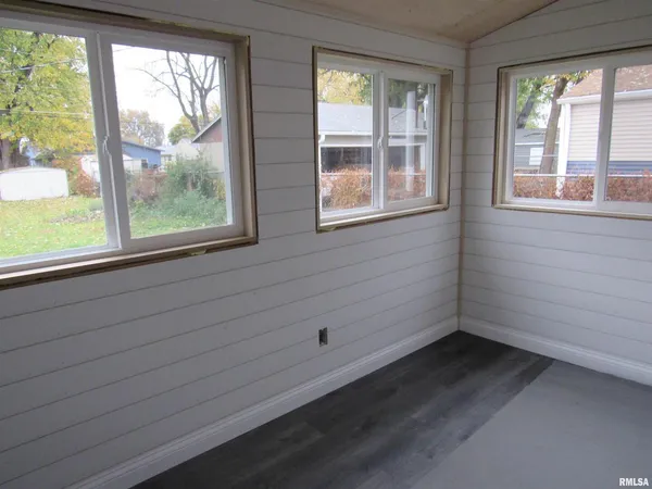 a view of a window in a room