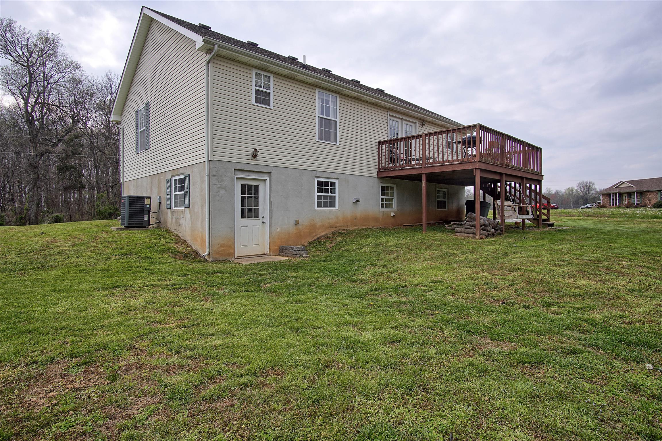 5194 William Woodard Road Springfield, TN 37172 - Photo 4 of 23 a view of a house with yard and sitting area