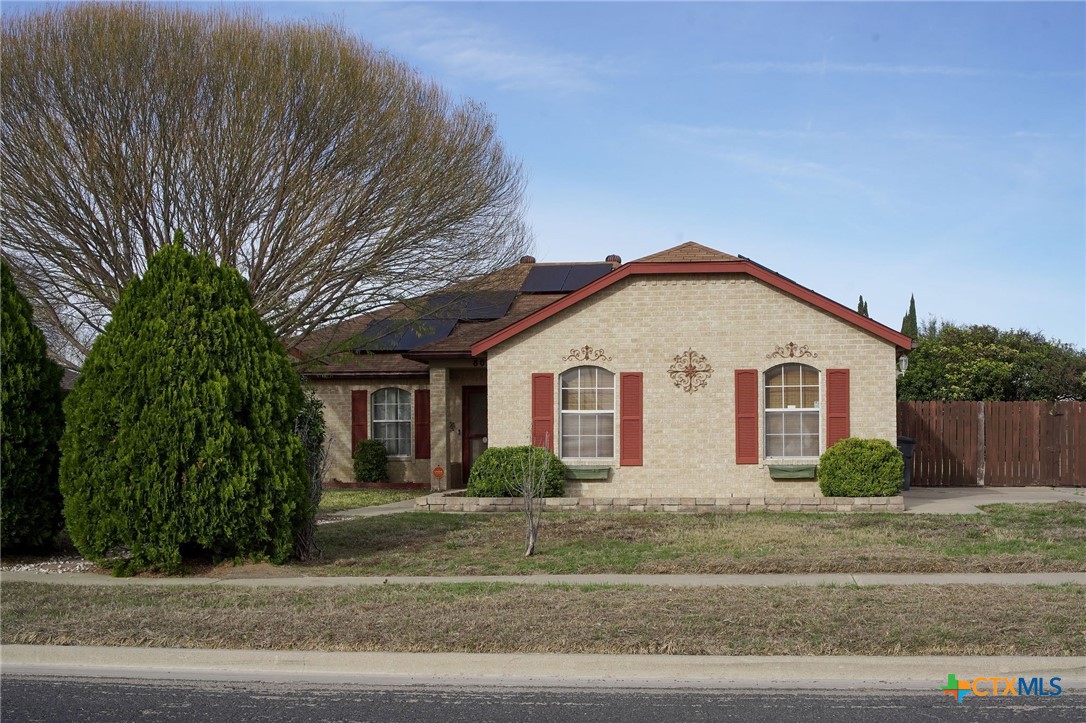 805 James Loop Killeen, TX 76542 - Photo 2 of 31 a view of a yard in front of a house