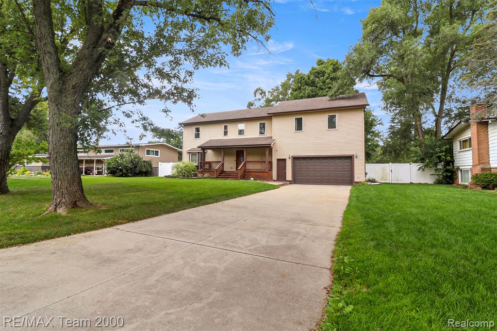 1895 Big Trail Road Walled Lake, MI 48390 - Photo 2 of 40 Gallery Image 2