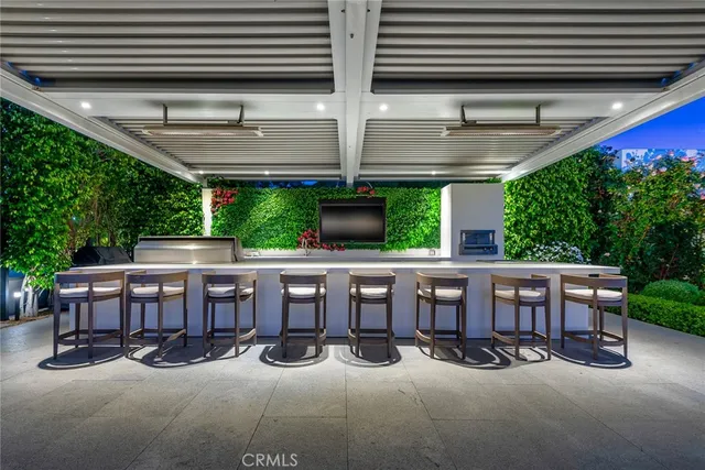 a view of a pathway with a yard