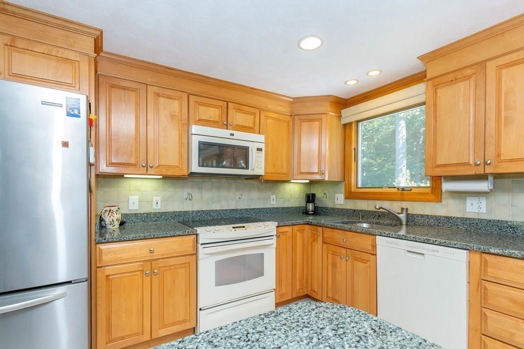 42 Upland Road Burlington, MA 01803 - Photo 8 of 40 Gallery Image 8