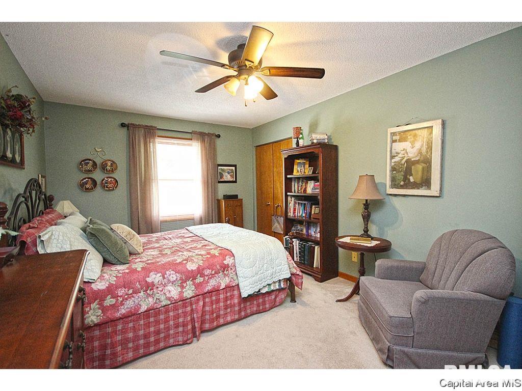 2428 Mayfair Road Springfield, IL 62703 - Photo 18 of 35