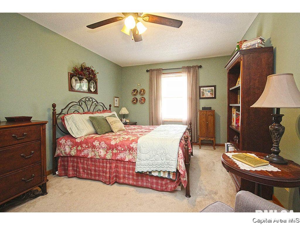 2428 Mayfair Road Springfield, IL 62703 - Photo 20 of 35