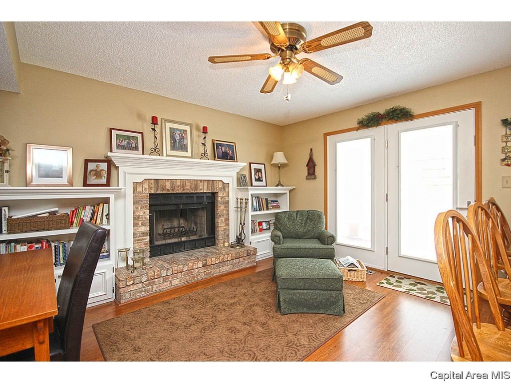 2428 Mayfair Road Springfield, IL 62703 - Photo 2 of 35