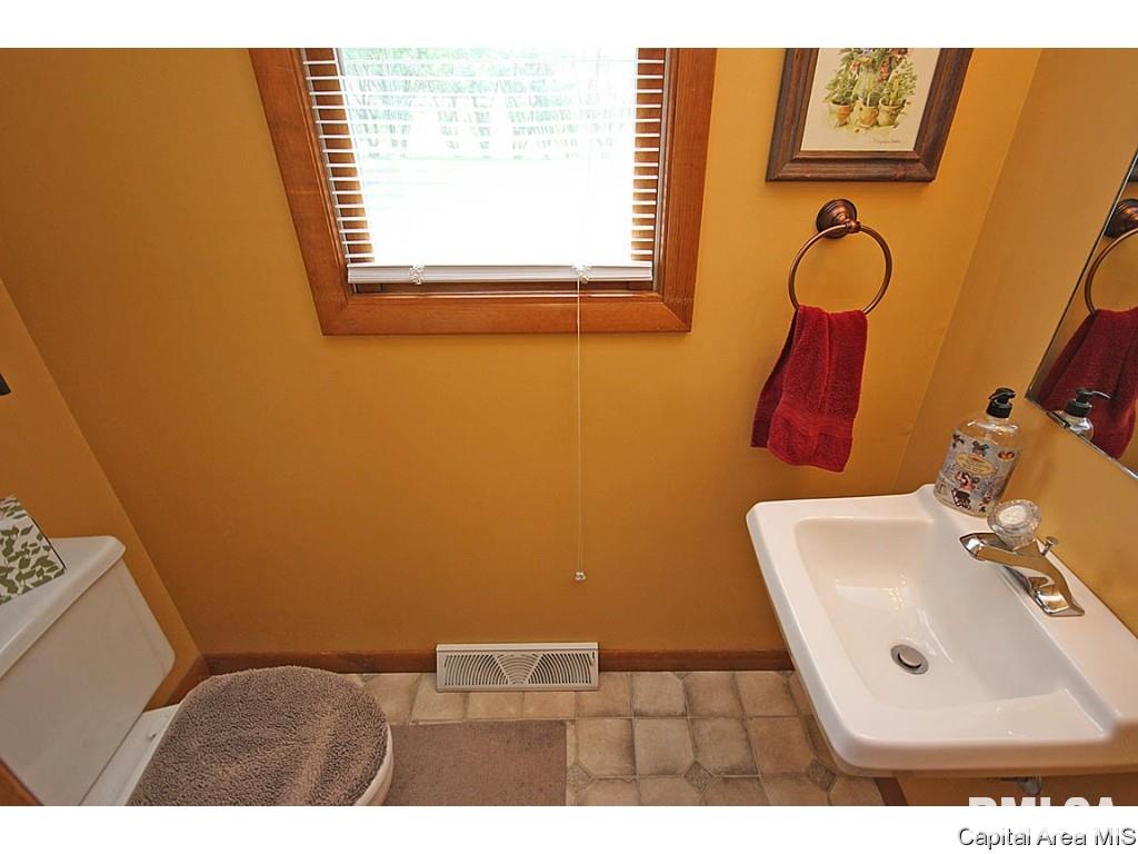 2428 Mayfair Road Springfield, IL 62703 - Photo 25 of 35