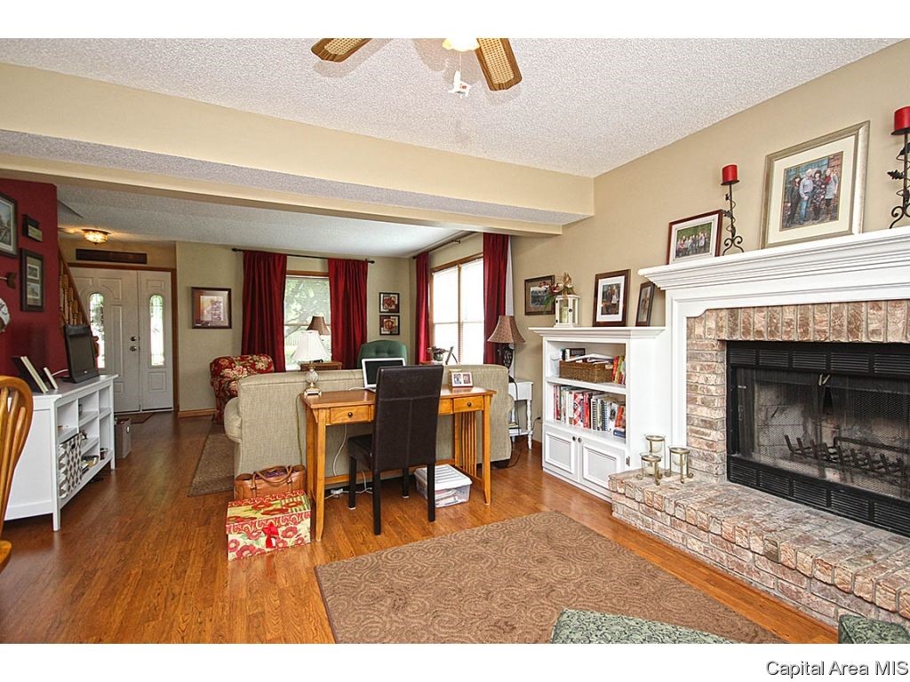 2428 Mayfair Road Springfield, IL 62703 - Photo 3 of 35