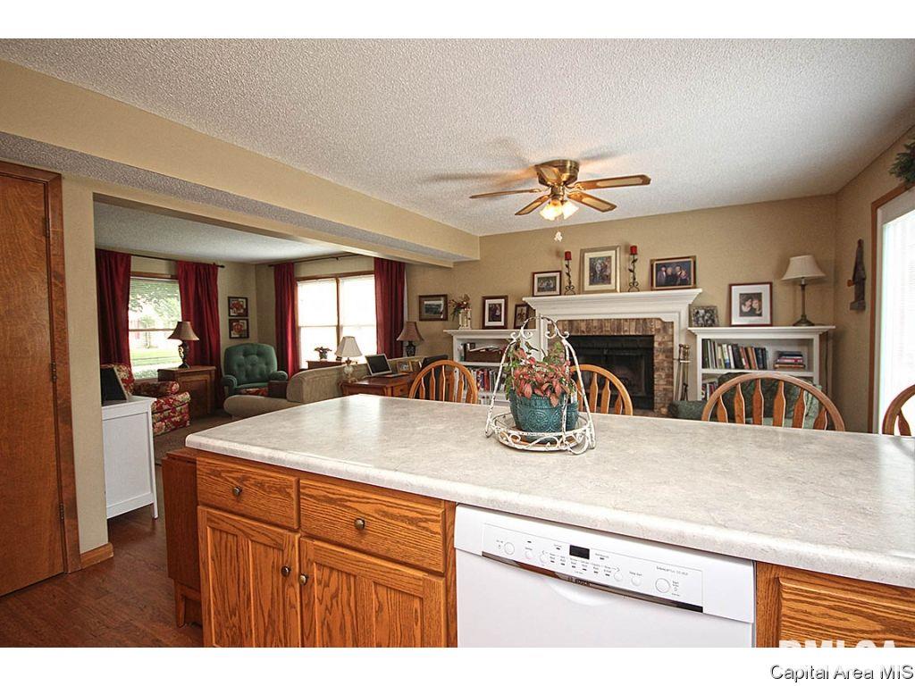 2428 Mayfair Road Springfield, IL 62703 - Photo 8 of 35