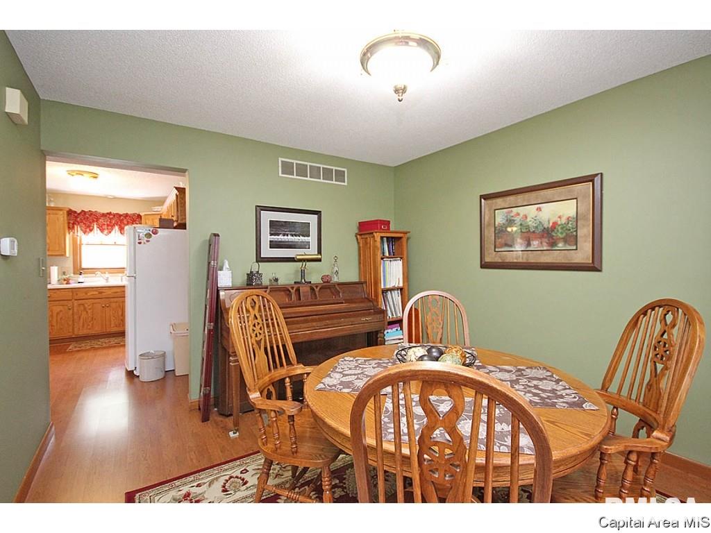 2428 Mayfair Road Springfield, IL 62703 - Photo 9 of 35