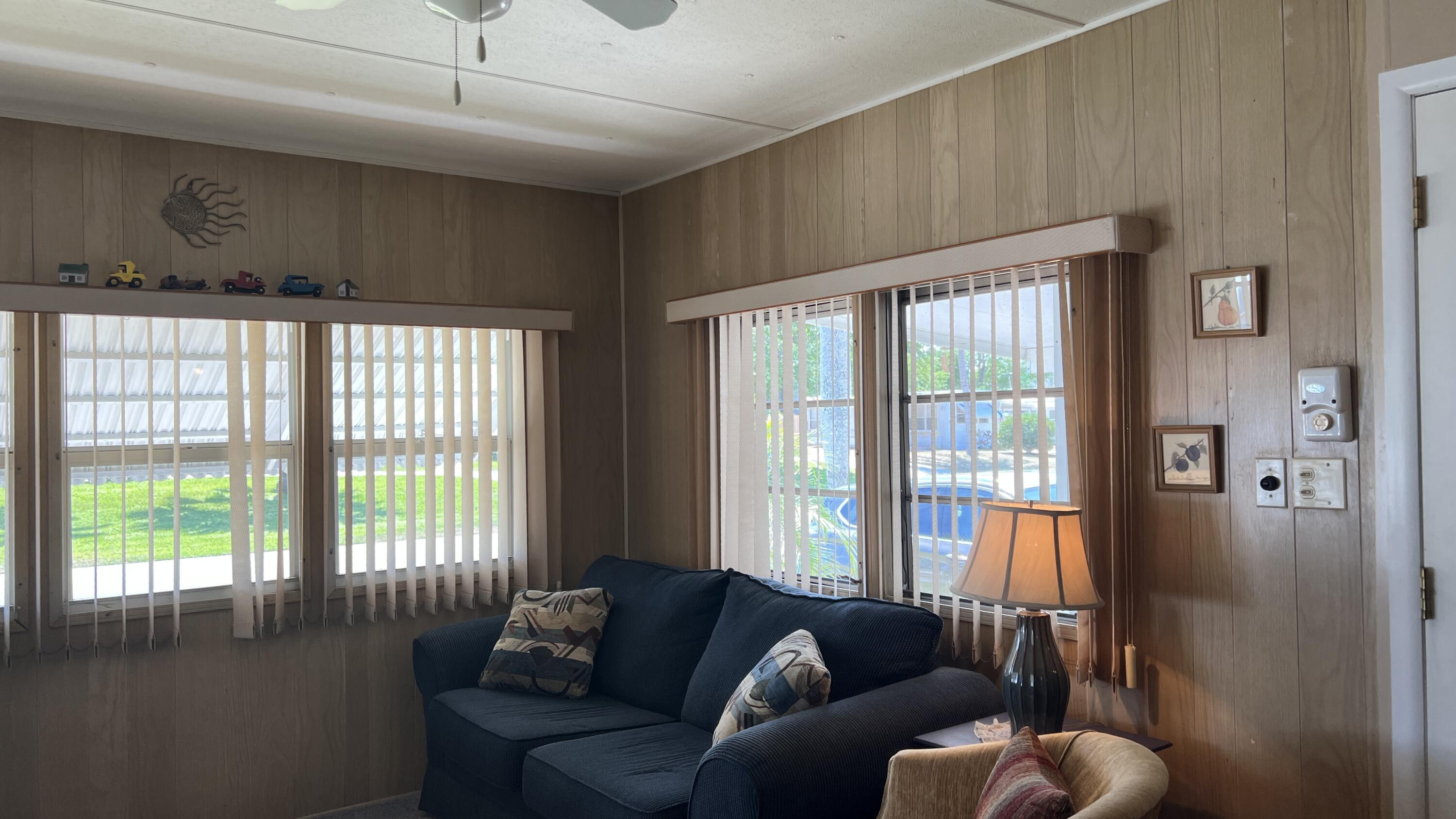 7029 Southeast Ridgeway Terrace Hobe Sound, FL 33455 - Photo 6 of 39 IMG_E4826