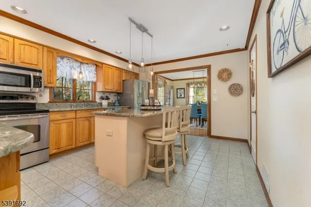 $475,000 | 36 MacKenzie Road, Hampton, NJ 08827