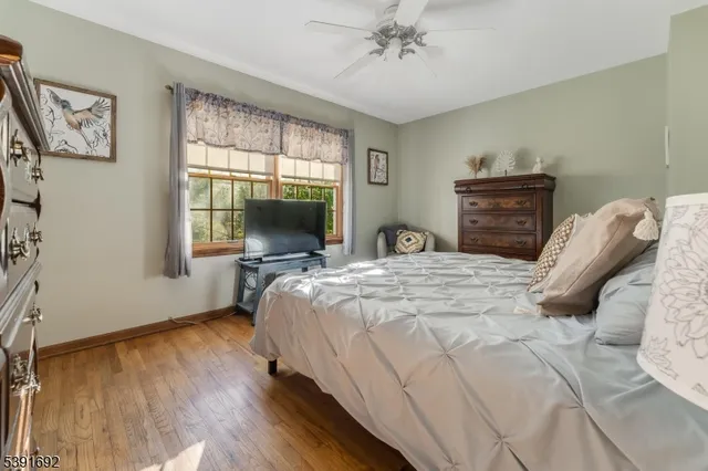 $475,000 | 36 MacKenzie Road, Hampton, NJ 08827