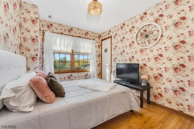 $475,000 | 36 MacKenzie Road, Hampton, NJ 08827