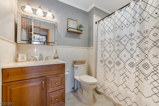 $475,000 | 36 MacKenzie Road, Hampton, NJ 08827