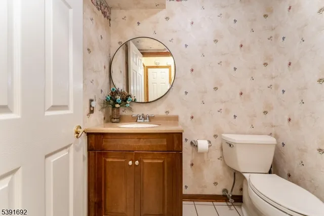 $475,000 | 36 MacKenzie Road, Hampton, NJ 08827