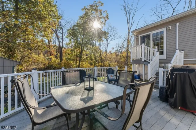 $475,000 | 36 MacKenzie Road, Hampton, NJ 08827