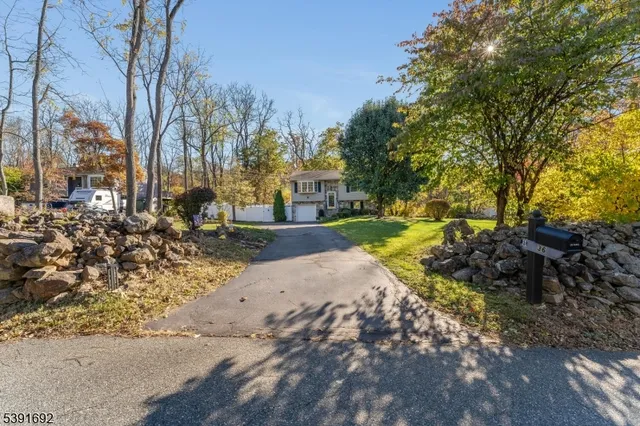 $475,000 | 36 MacKenzie Road, Hampton, NJ 08827